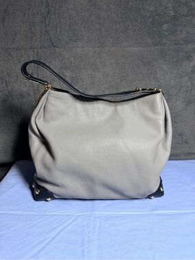 Michael Kors Rare Colorway Gray Pebbled Shoulder Bag Black Strap Gold accent.